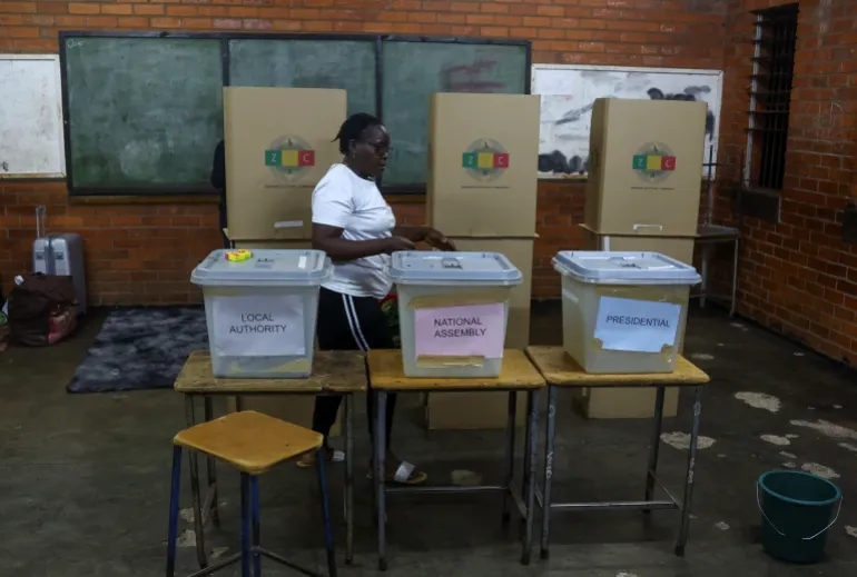 2023-08-22T185932Z_1274726145_RC25T2ACP6YB_RTRMADP_3_ZIMBABWE-ELECTION-1692766770